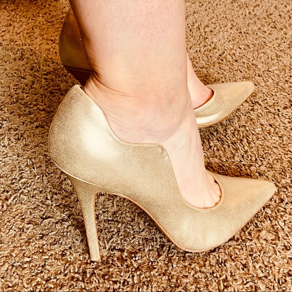 Bebe Gold D’Orsay Pumps - Picture 3 of 8